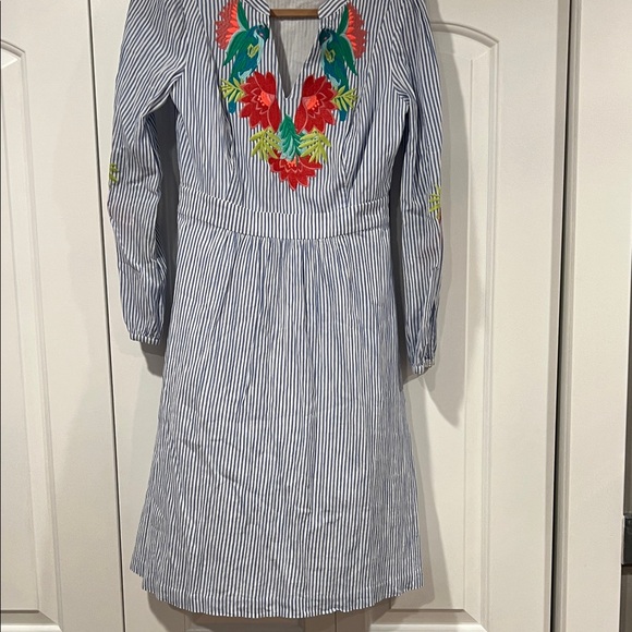 Boden Blue Striped Marla Dress with Floral Embroidery on sleeves and bodice 6R - Picture 2 of 9